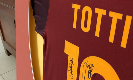 Maglia di Francesco Totti: cornice personalizzata.